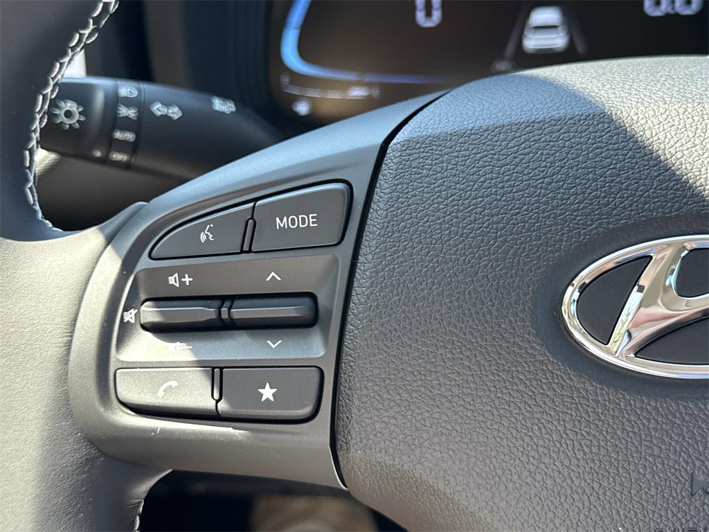 2025 Hyundai Venue Limited photo 16