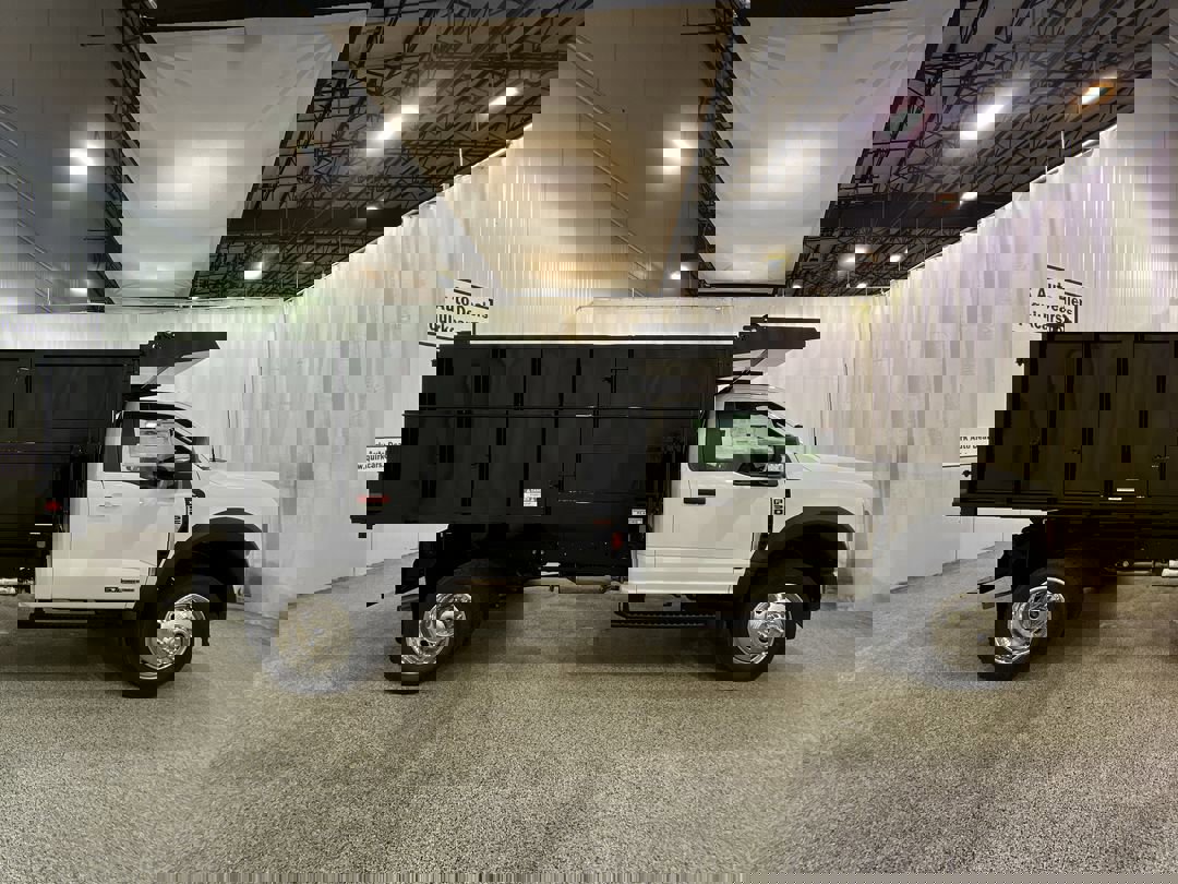 2025 Ford F-550 XL photo 4