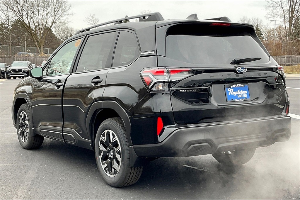 2025 Subaru Forester Premium Base photo 2