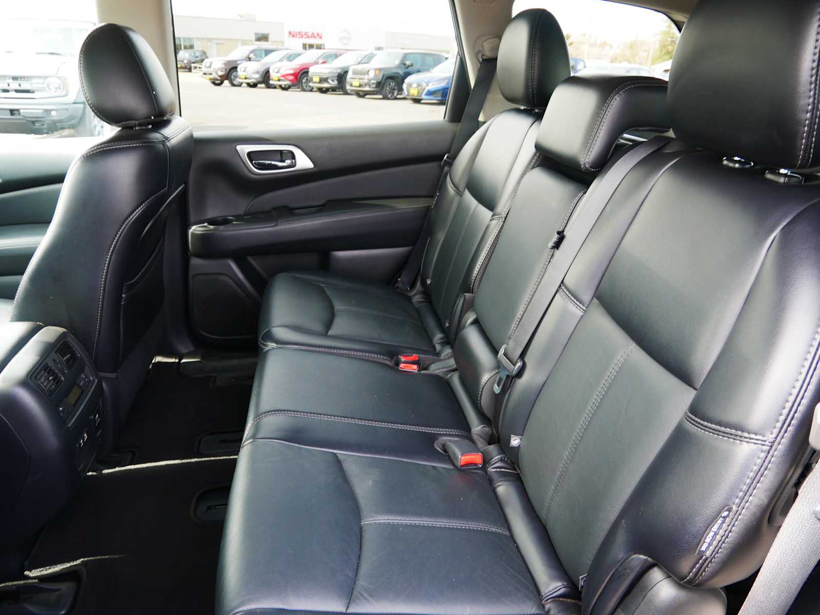 2020 Nissan Pathfinder SL photo 14