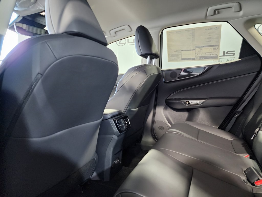 2025 Lexus NX 250 photo 25