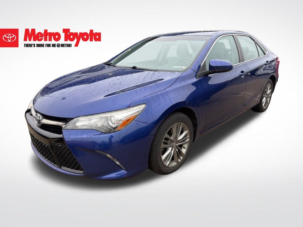 2016 Toyota Camry Special Edition's photo