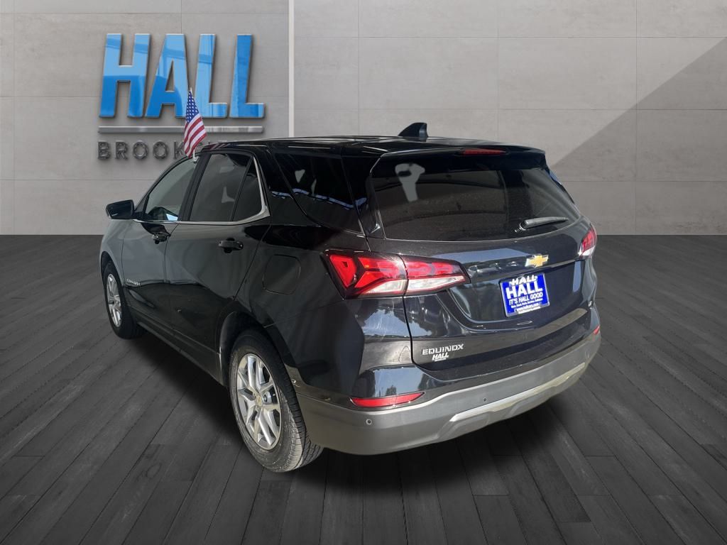 2022 Chevrolet Equinox LT photo 3