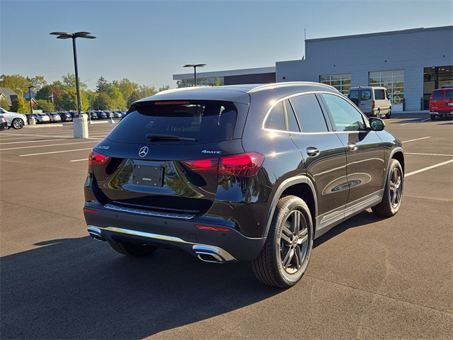 2026 Mercedes Benz GLA 250 4MATIC photo 3