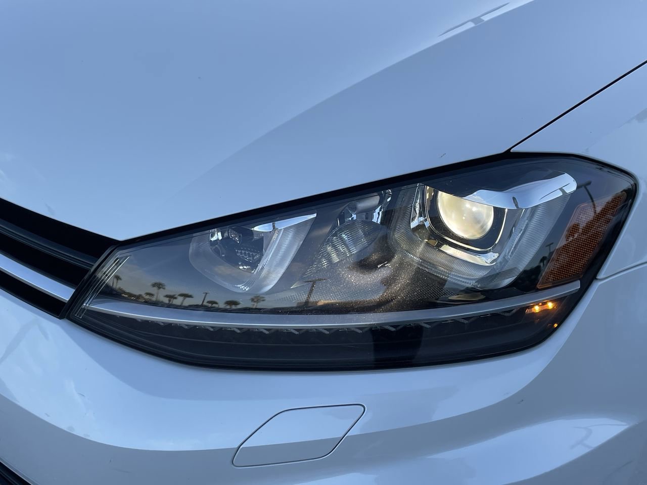 2017 Volkswagen Golf R 4Motion photo 6