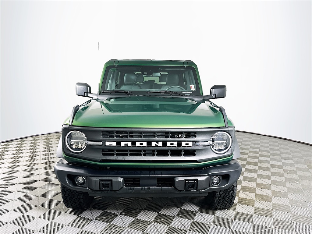 2023 Ford Bronco Black Diamond photo 2