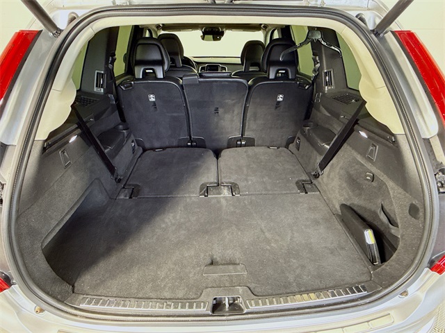2020 Volvo XC90 T5 Momentum photo 22