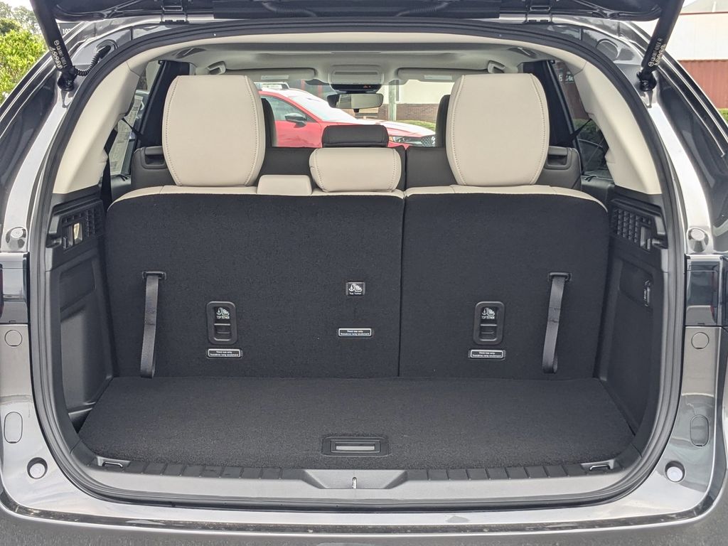2025 Mazda CX-90 3.3 Turbo Preferred photo 13