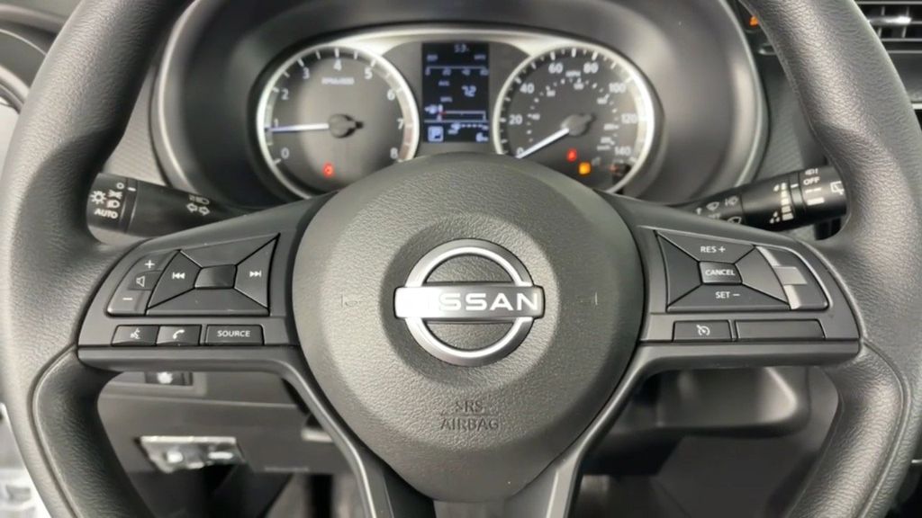 2025 Nissan Kicks Play S photo 21