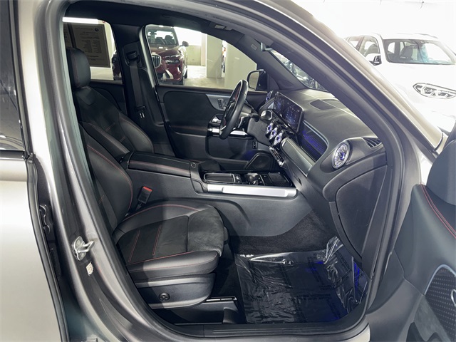 2024 Mercedes Benz GLB 250 photo 9