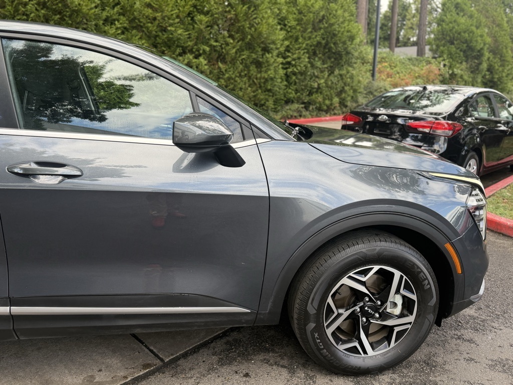 2024 Kia Sportage LX photo 11