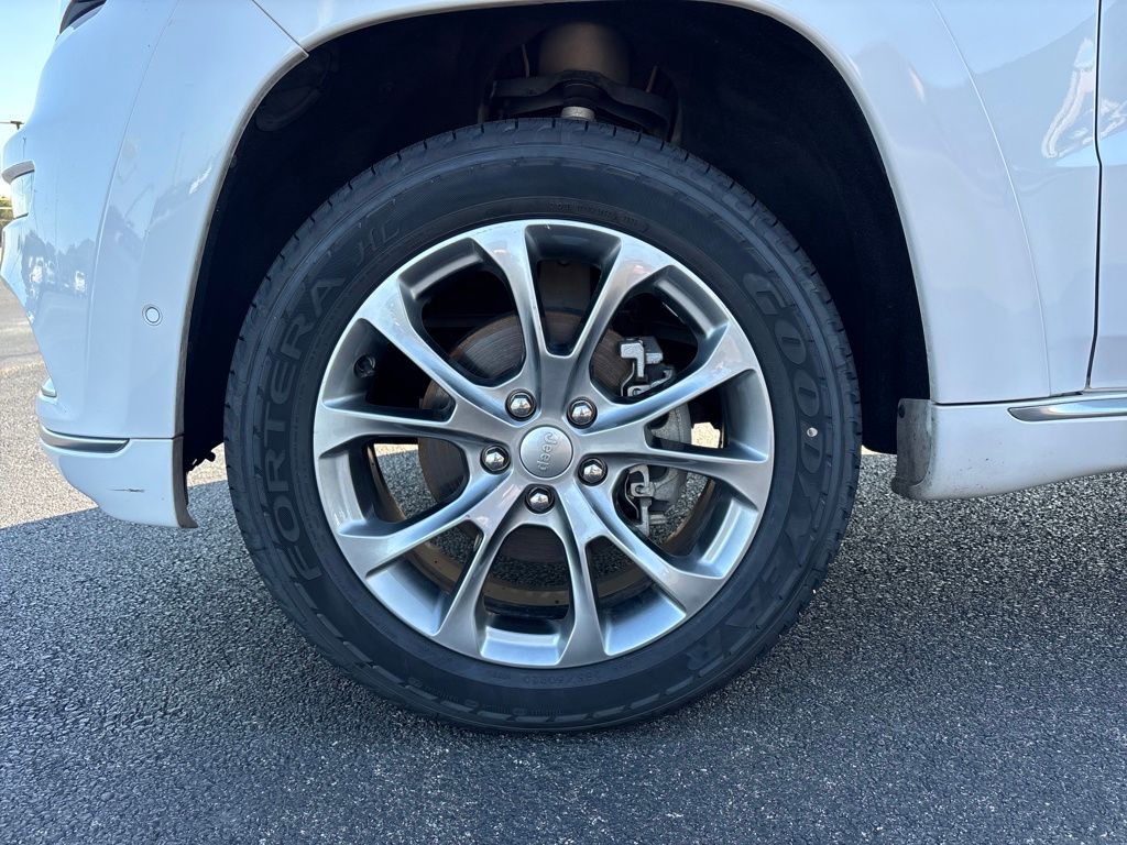 2019 Jeep Grand Cherokee Summit photo 40