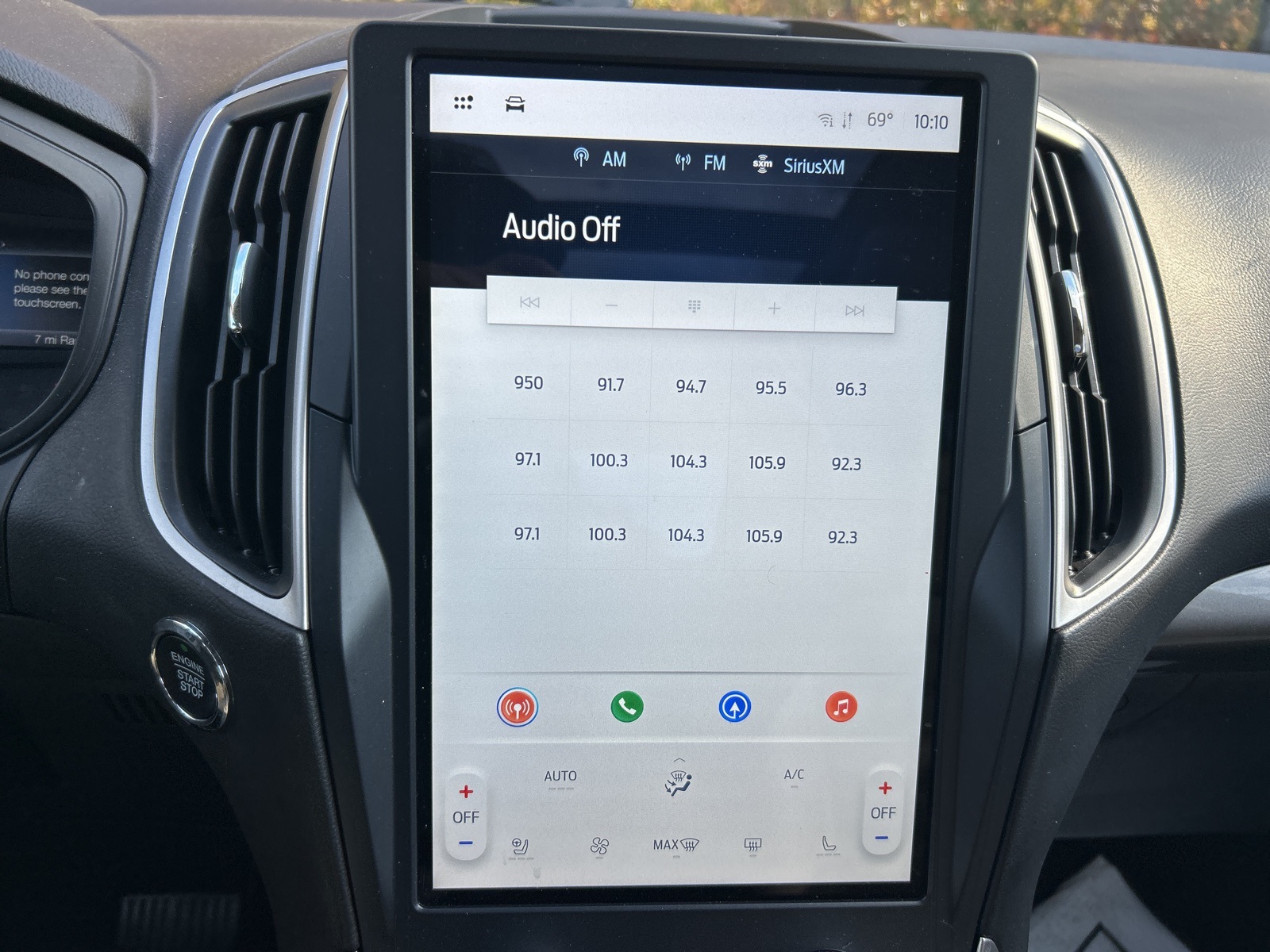 2023 Ford Edge SEL photo 3