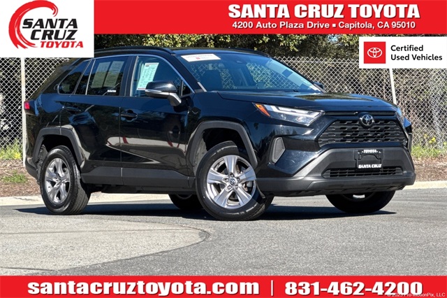 2023 Toyota RAV4 XLE's photo