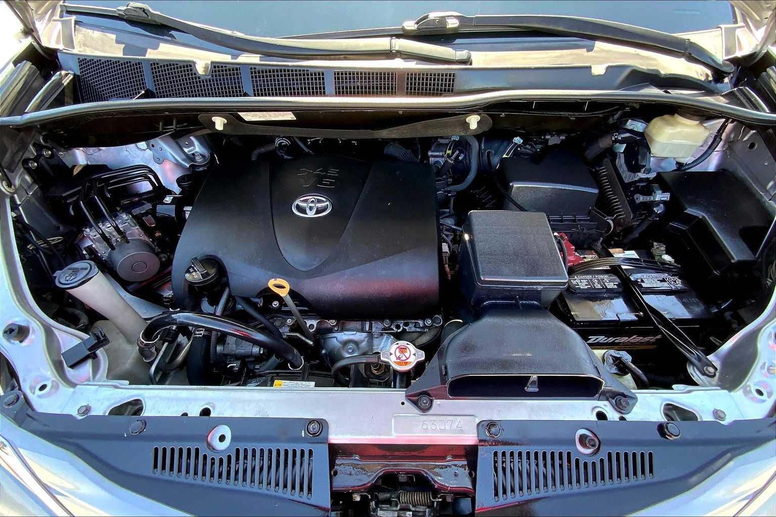 2017 Toyota Sienna LE photo 29