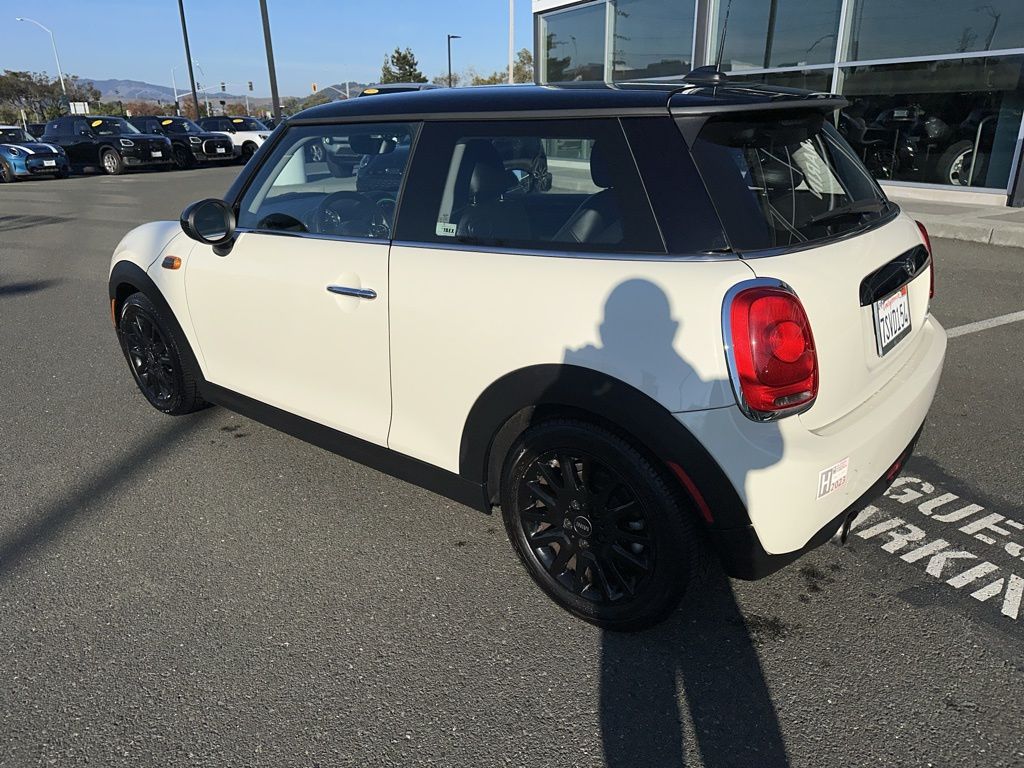 2016 Mini Cooper Base photo 3