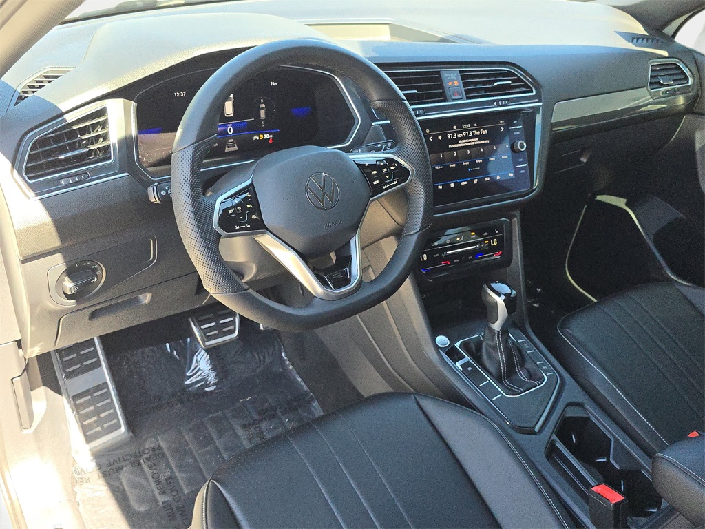 2022 Volkswagen Tiguan SE R-Line Black photo 15