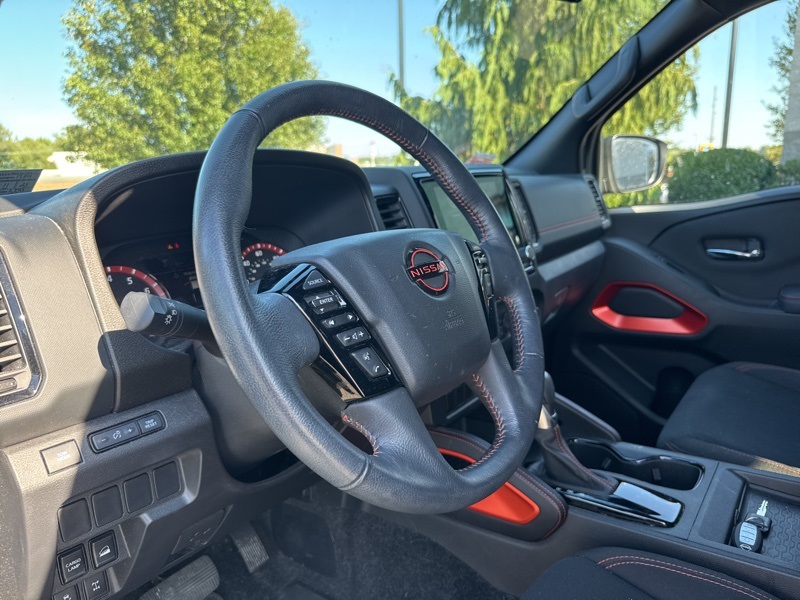 2023 Nissan Frontier PRO-4X Crew Cab photo 9