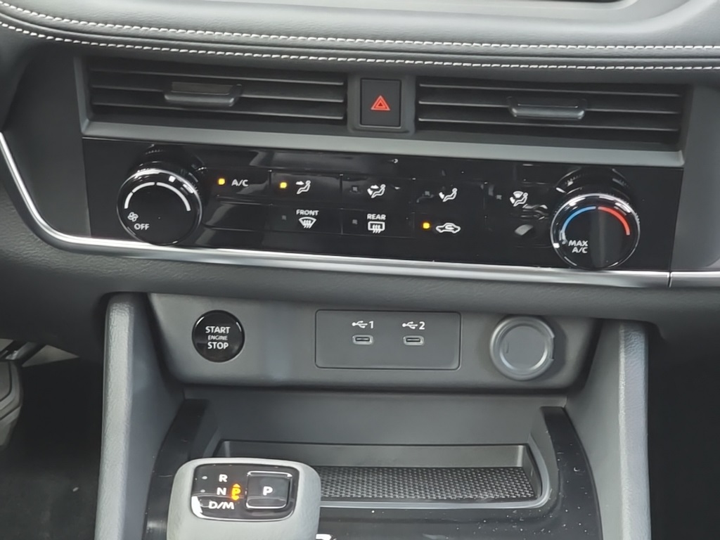 2026 Nissan Rogue S photo 14