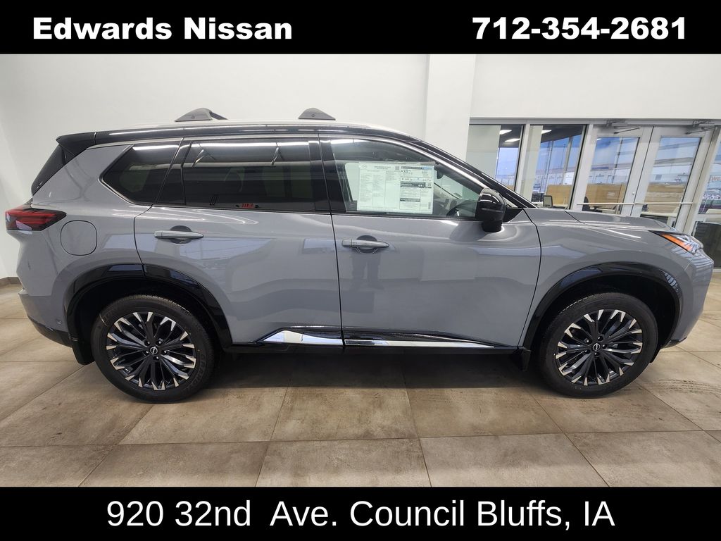 2026 Nissan Rogue Platinum's photo