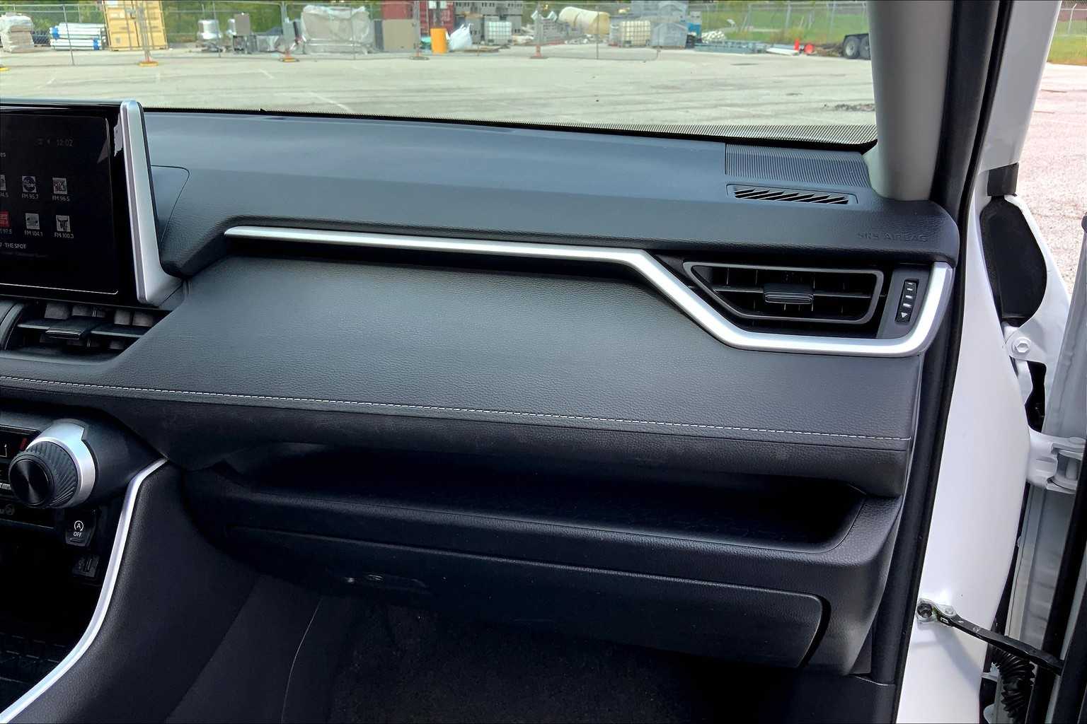 2024 Toyota RAV4 LE photo 15