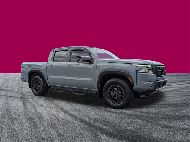 2022 Nissan Frontier PRO-4X photo 2