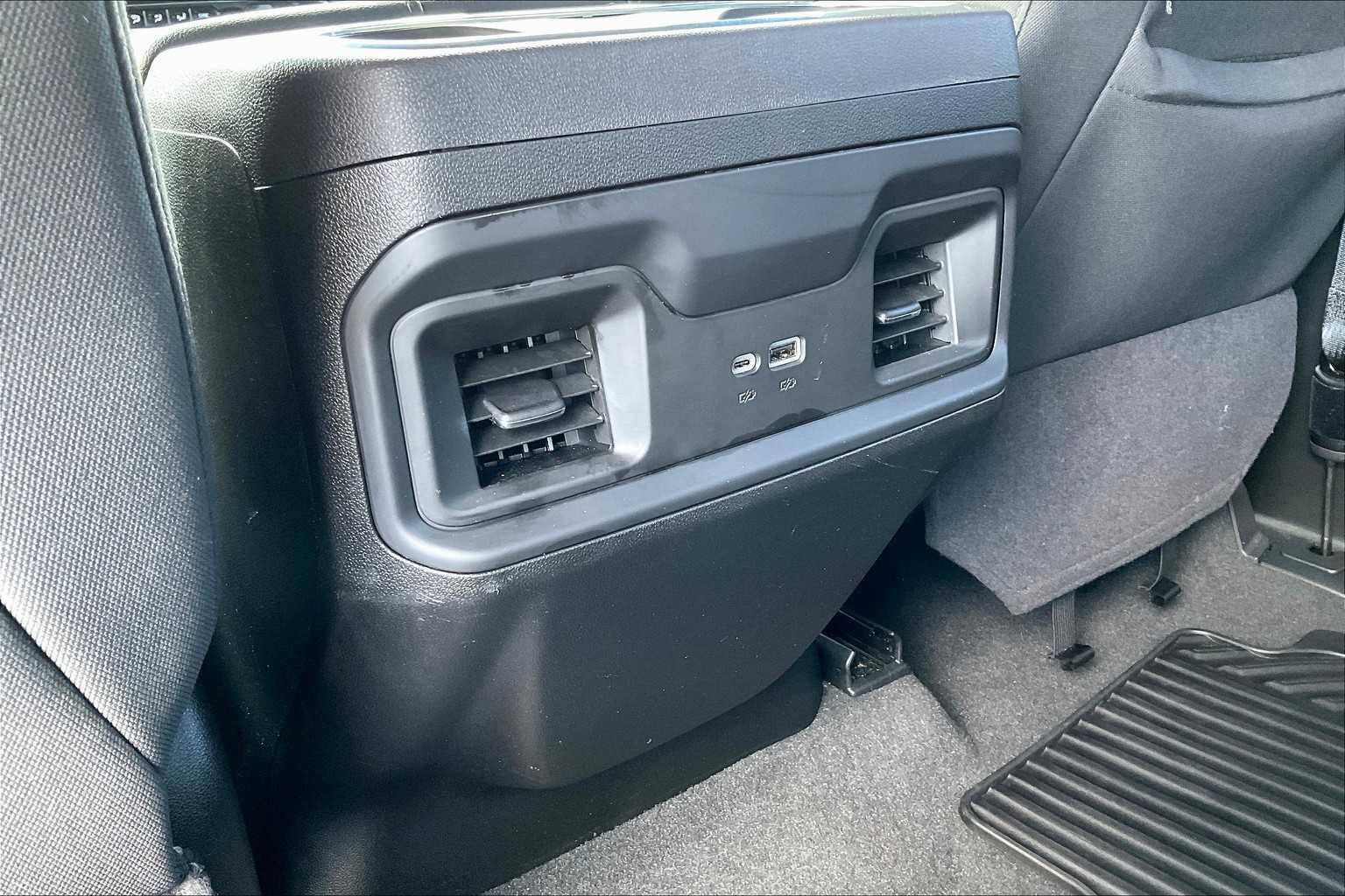 2024 Chevrolet Silverado 1500 RST photo 33