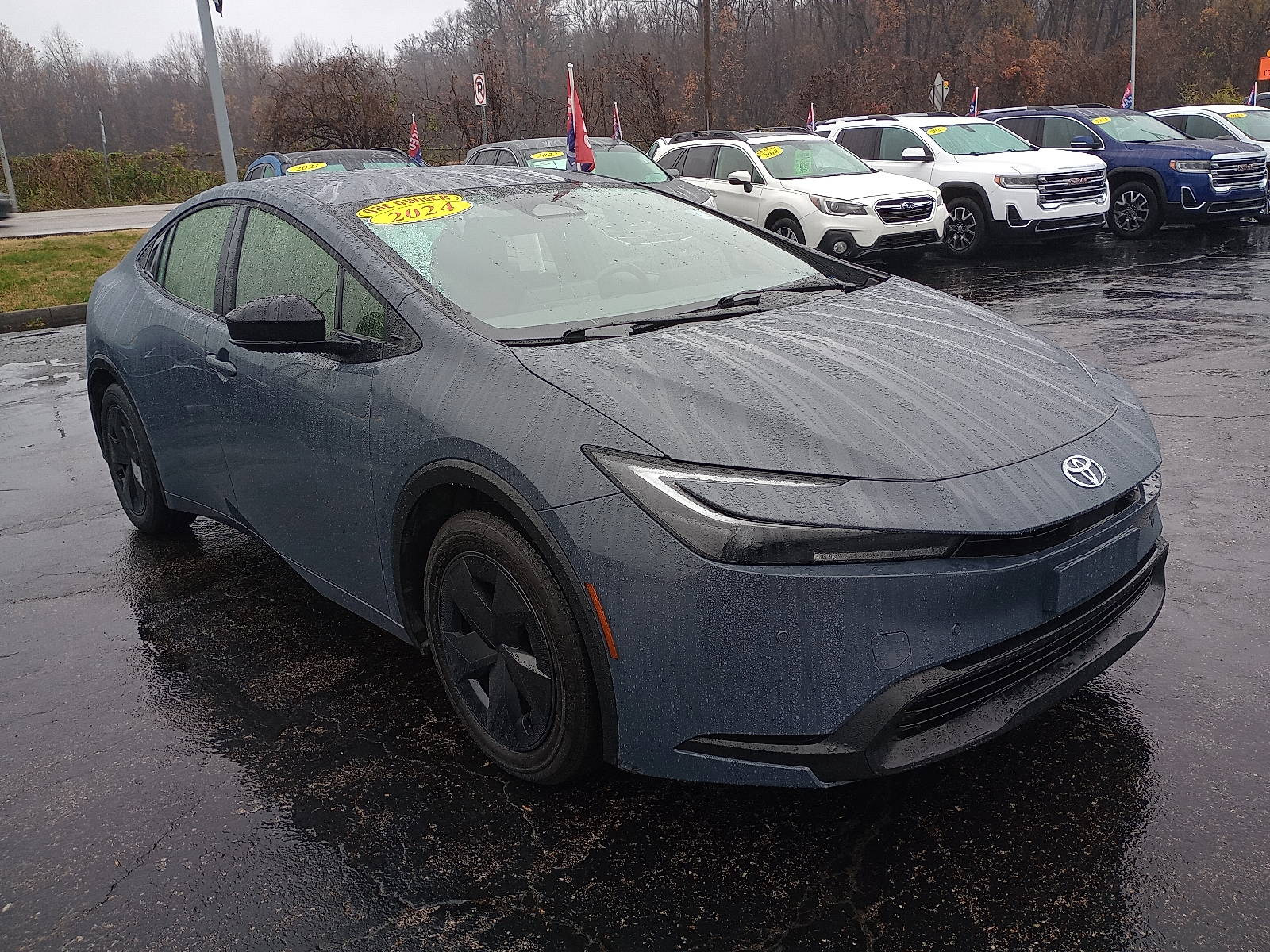 2024 Toyota Prius LE's photo