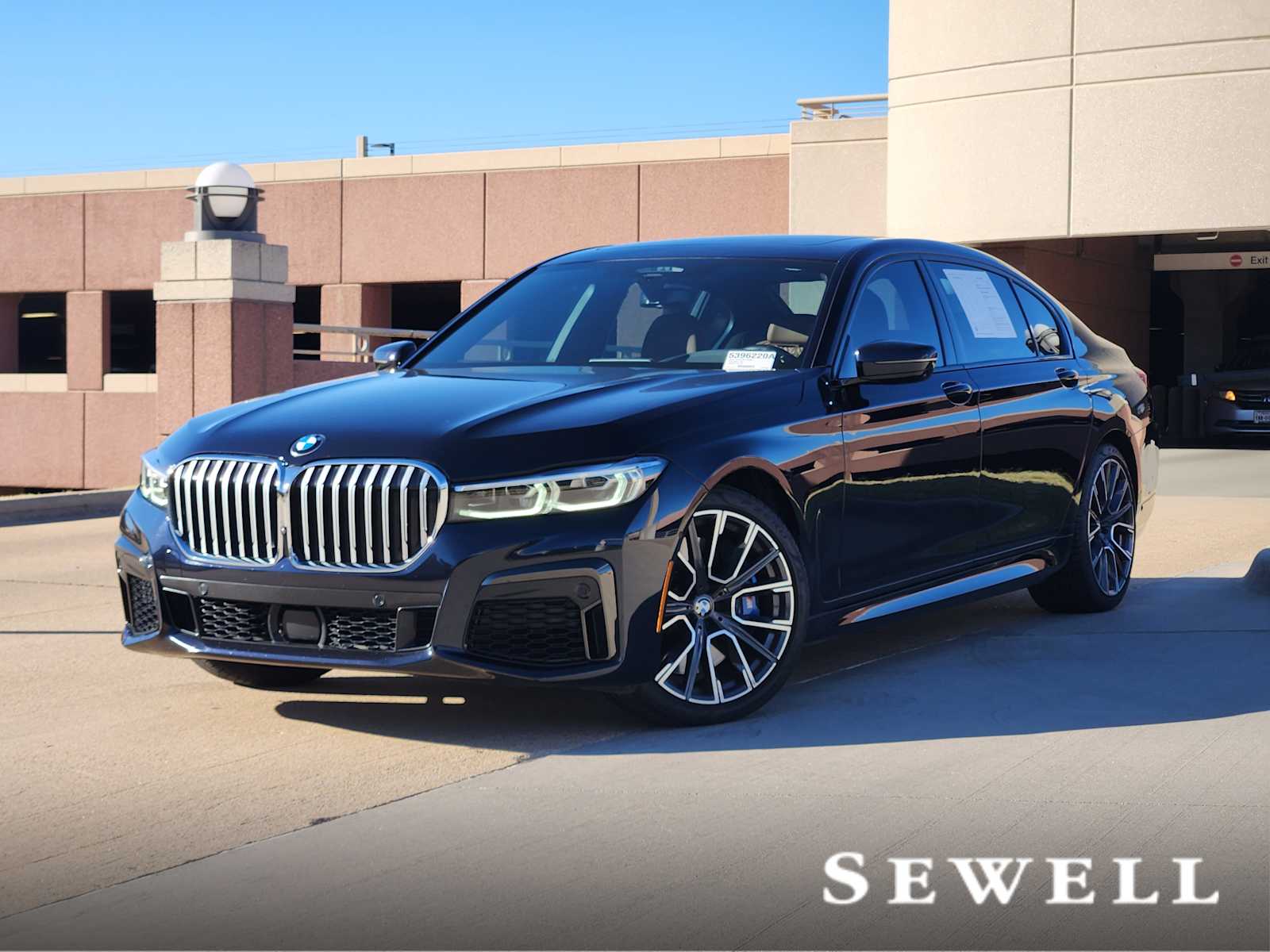 2022 BMW 7 Series 740i's photo