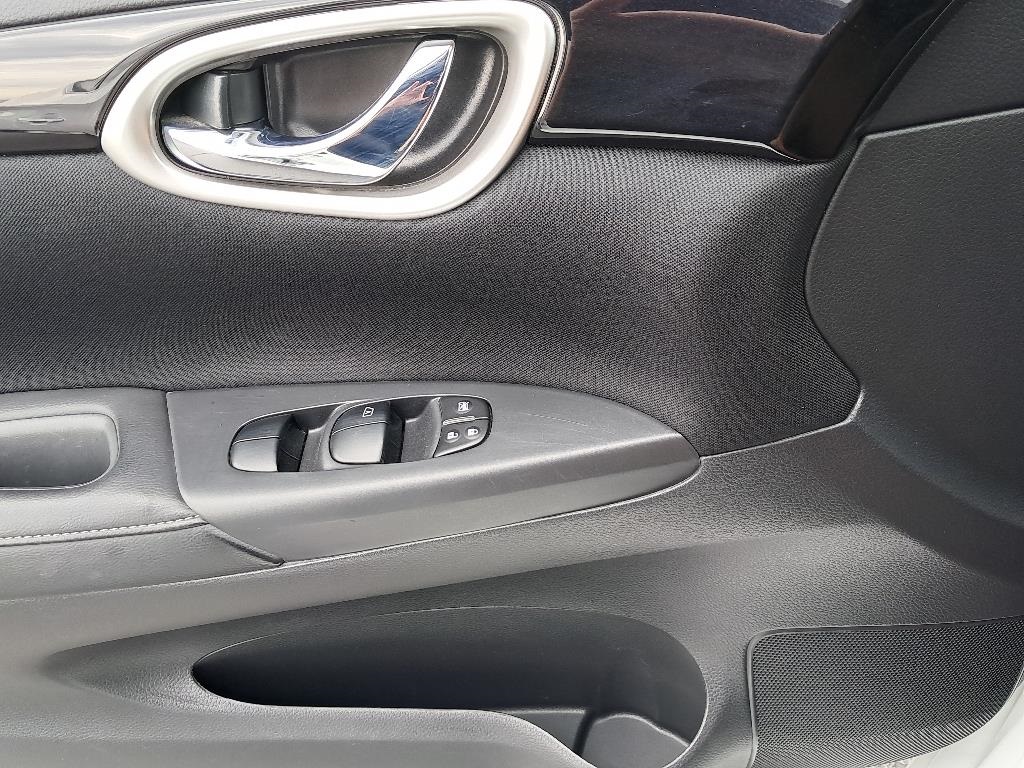 2017 Nissan Sentra photo 9