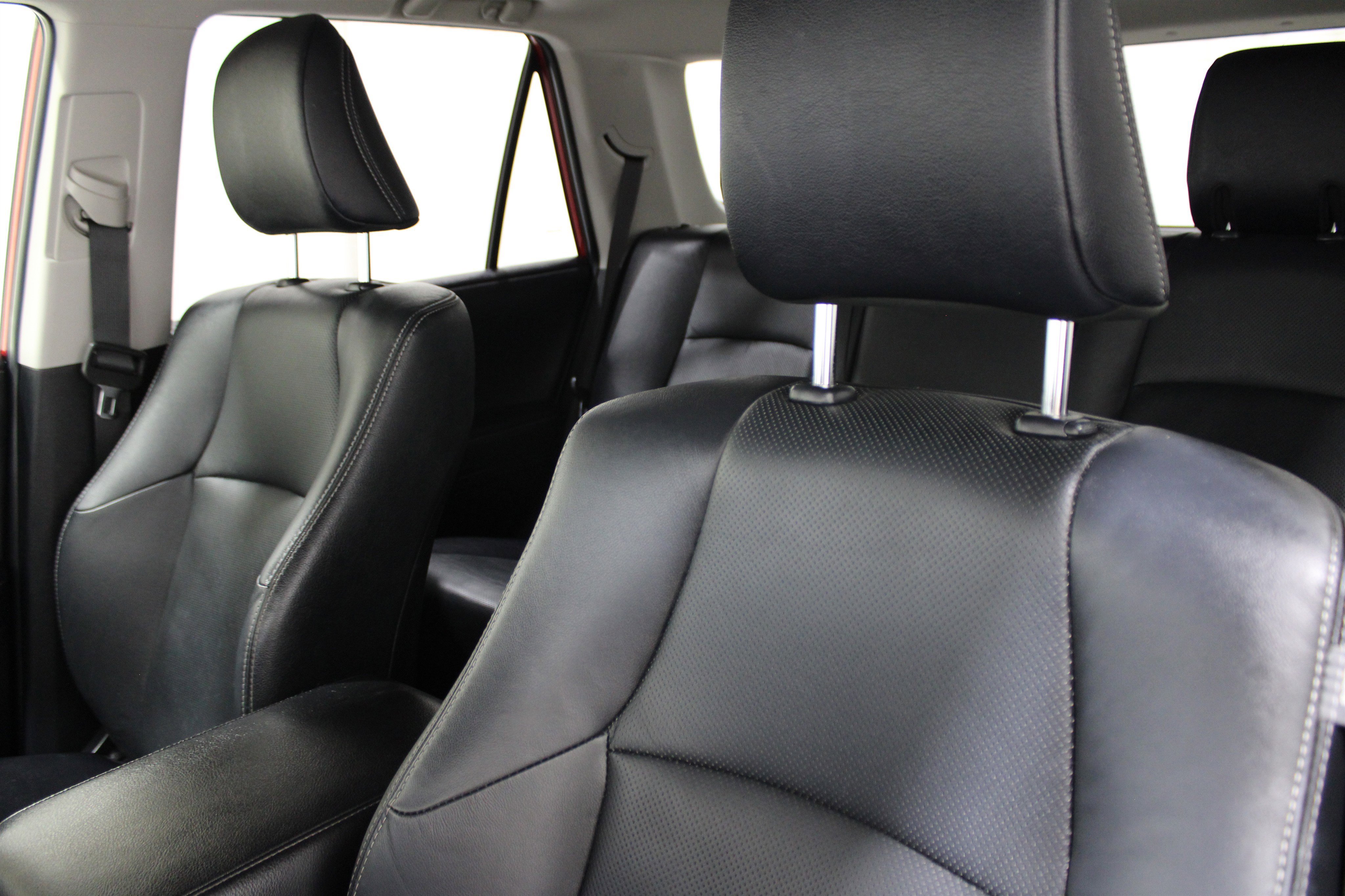 2022 Toyota 4Runner Limited photo 2