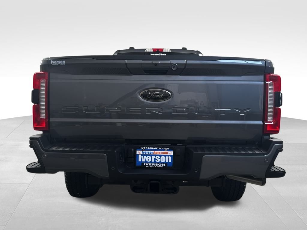 2026 Ford F-350 XLT photo 4