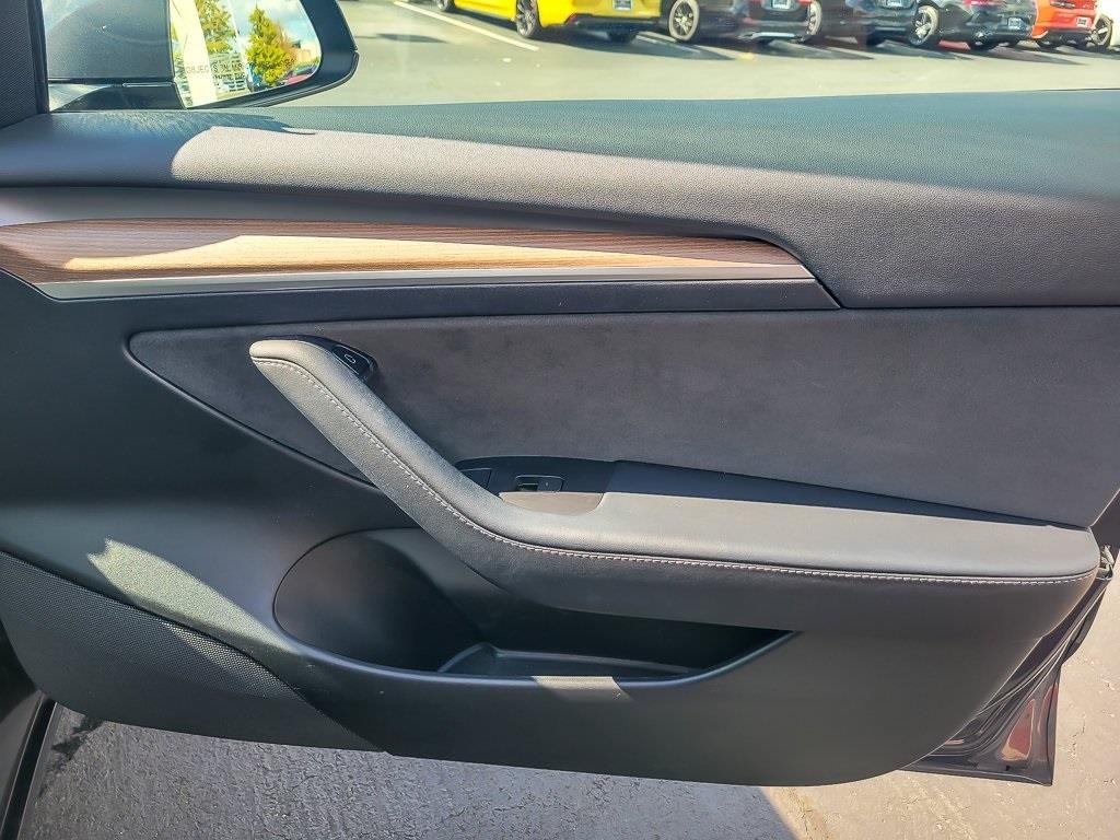 2022 Tesla Model 3 Long Range photo 19