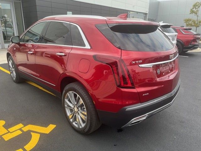 2025 Cadillac XT5 Premium Luxury photo 3