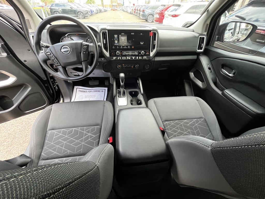 2025 Nissan Frontier SV photo 7