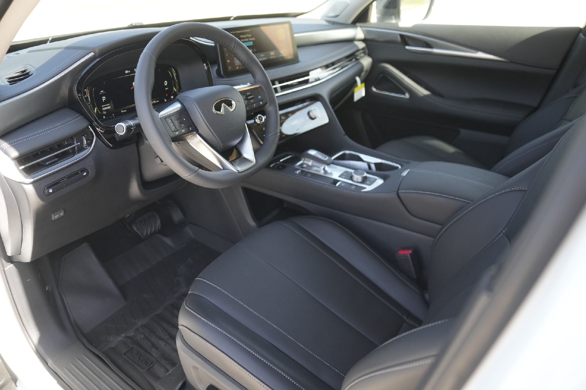 2026 Infiniti QX60 Luxe photo 6