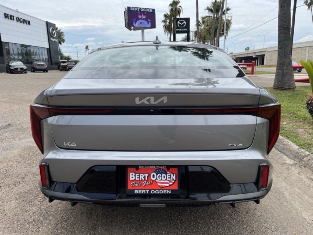 2025 Kia K4 GT-Line photo 3