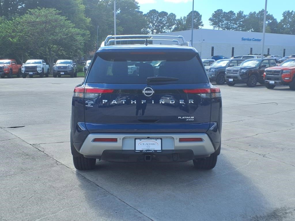 2022 Nissan Pathfinder Platinum photo 7