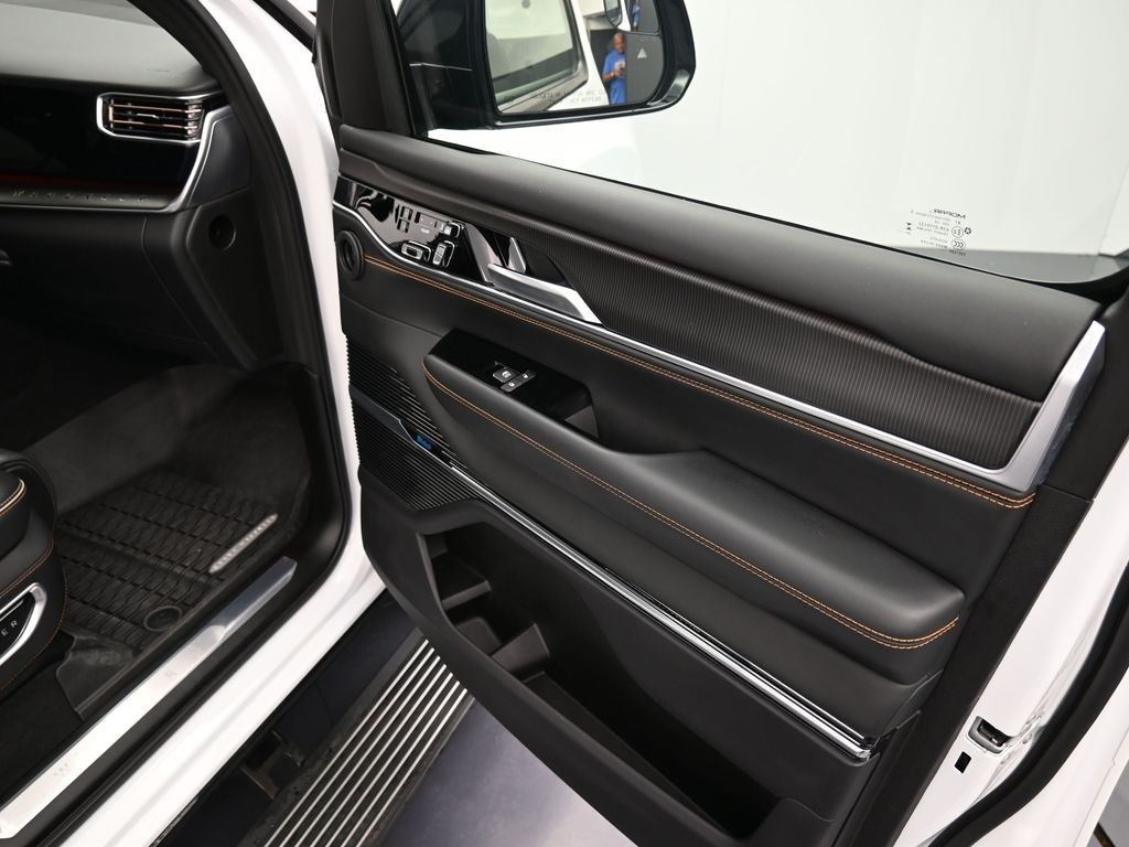 2024 Jeep Wagoneer L Series III photo 15