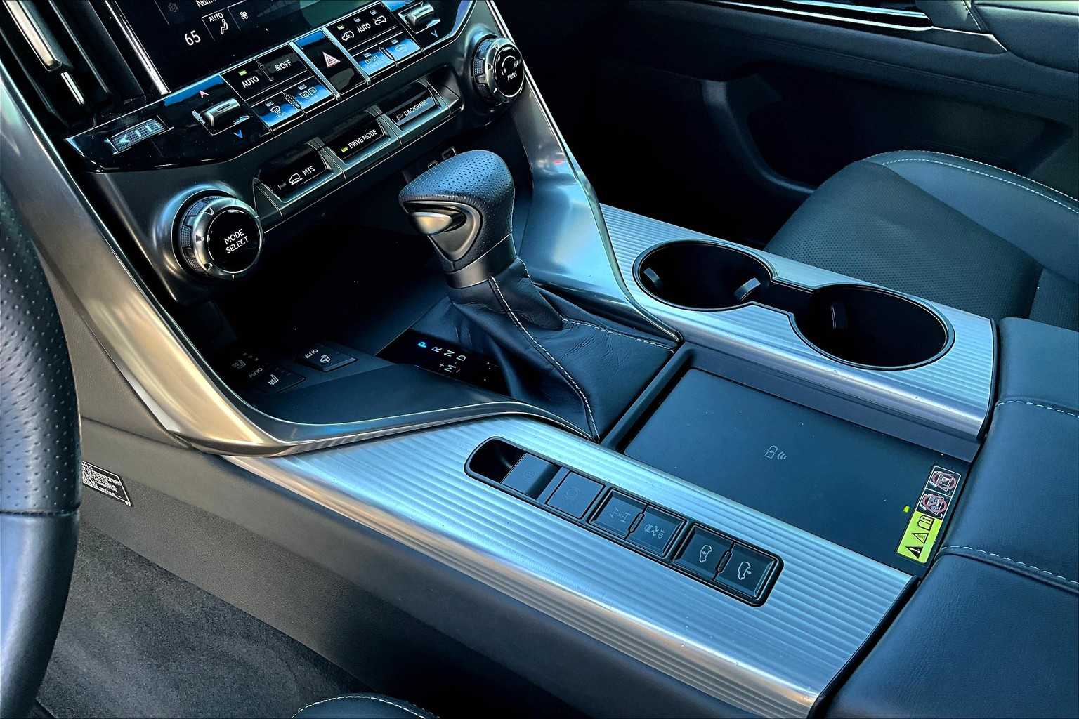 2024 Lexus LX 600 F SPORT photo 14