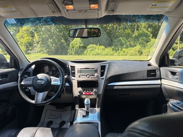 2011 Subaru Outback 2.5i Premium photo 11