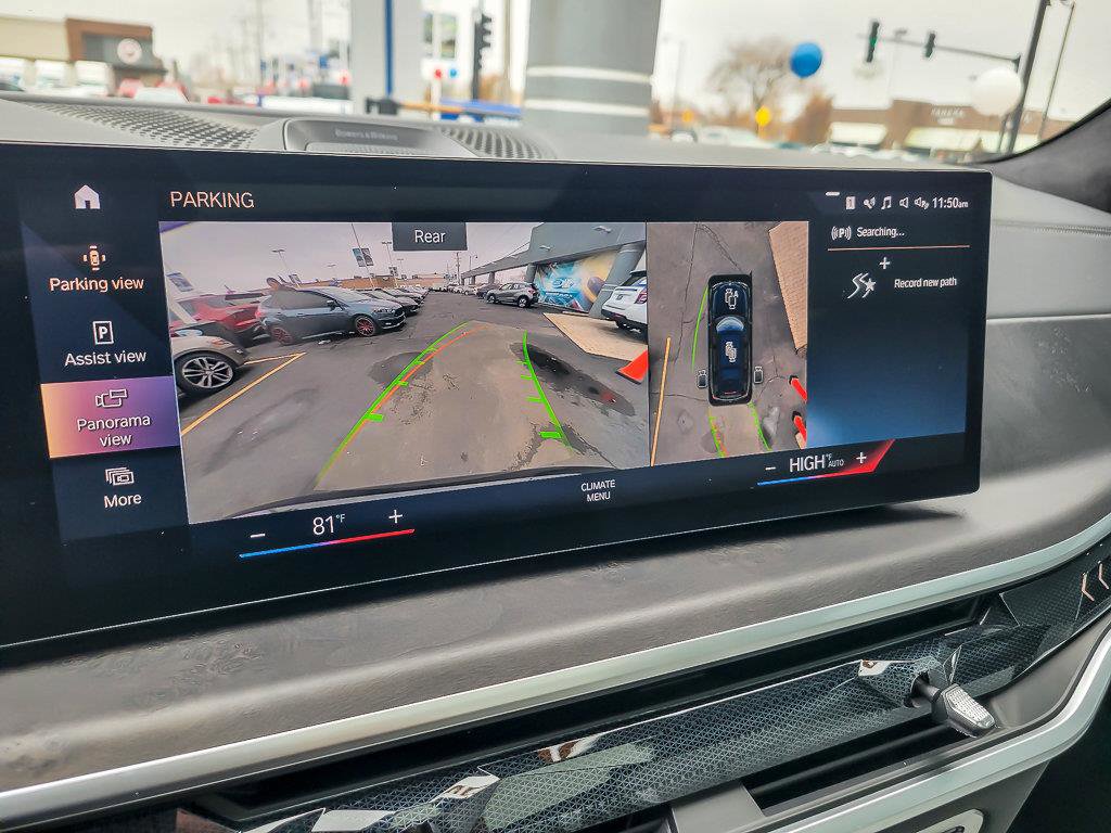 2023 BMW X7 - Image 22