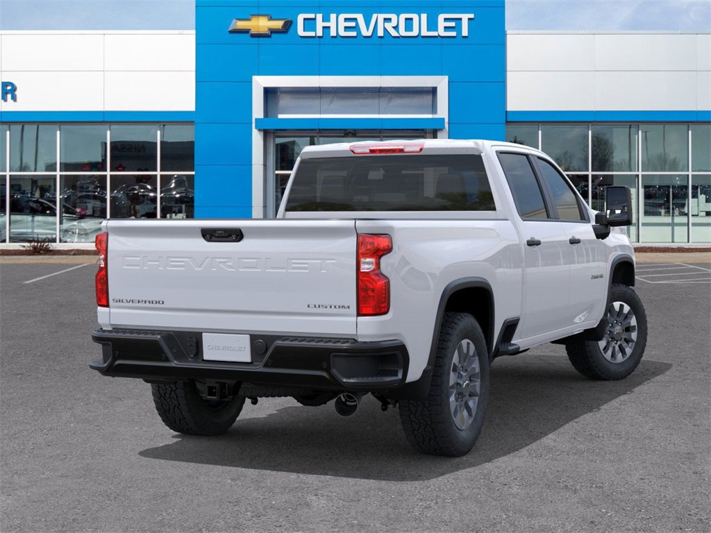 2025 Chevrolet Silverado 2500HD Custom photo 3