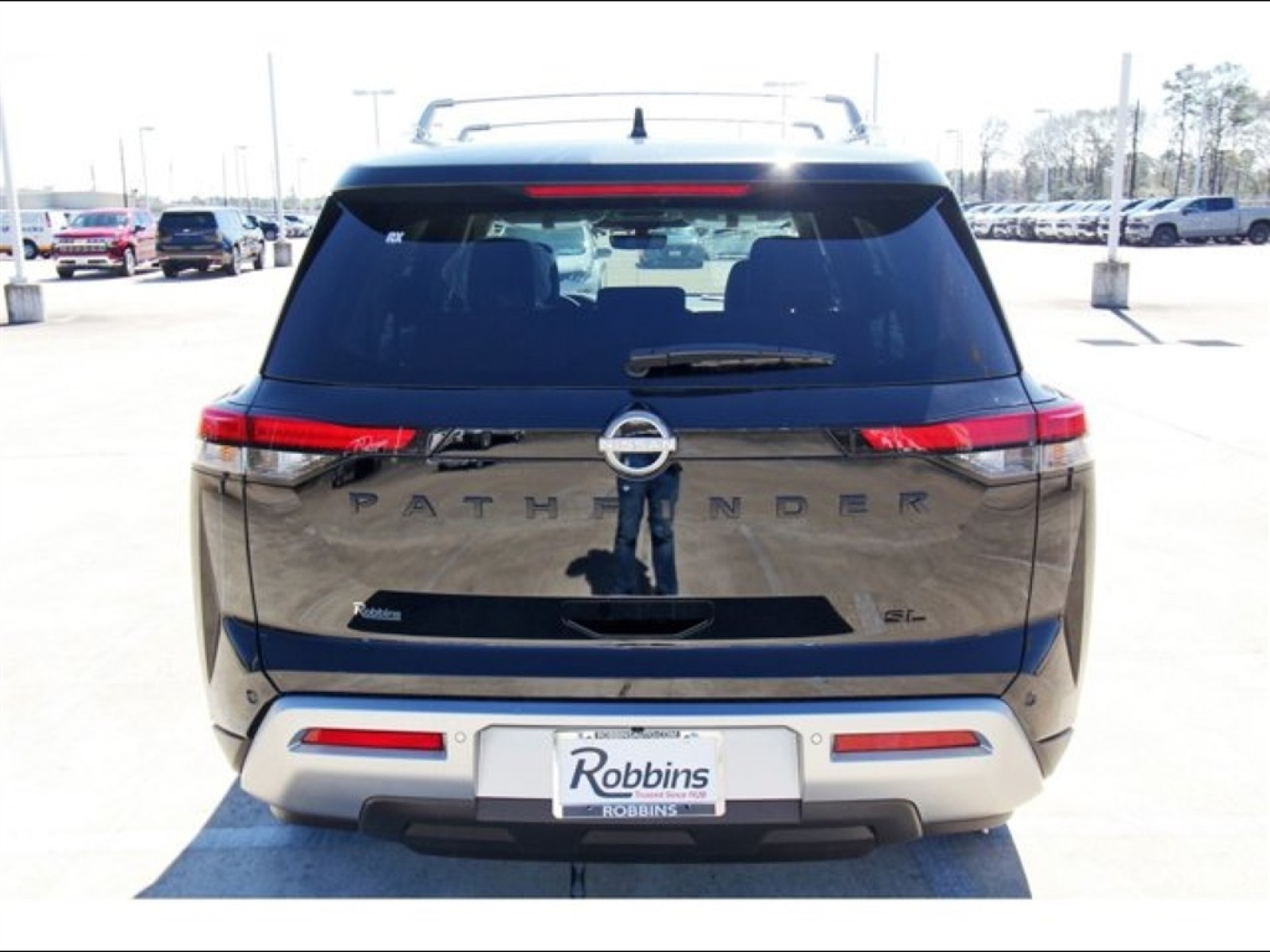 2025 Nissan Pathfinder SL - 3