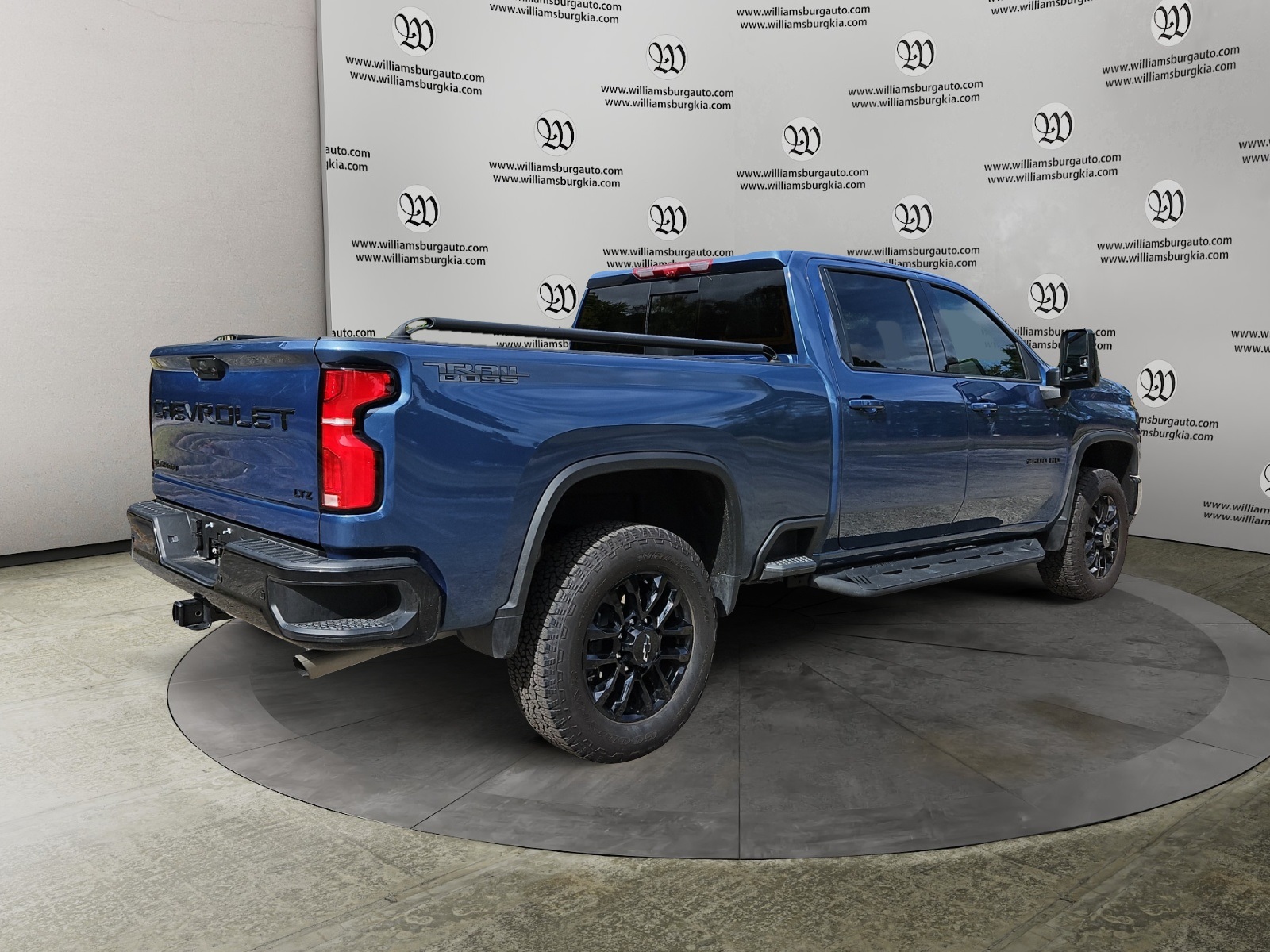 2025 Chevrolet Silverado 2500HD LTZ photo 4