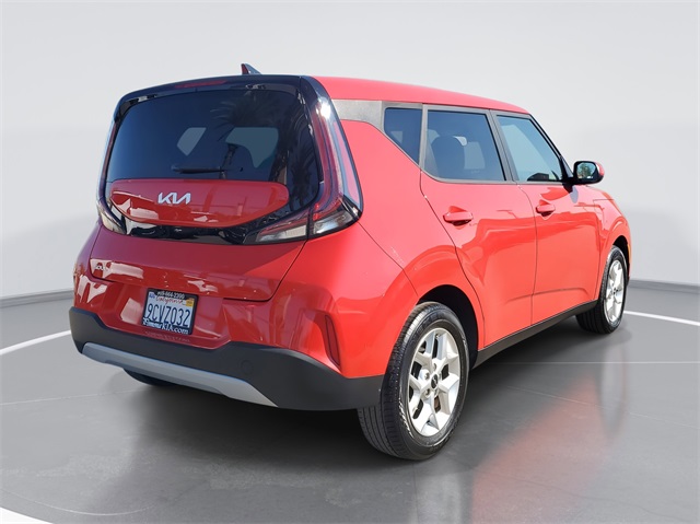 2023 Kia Soul LX photo 4