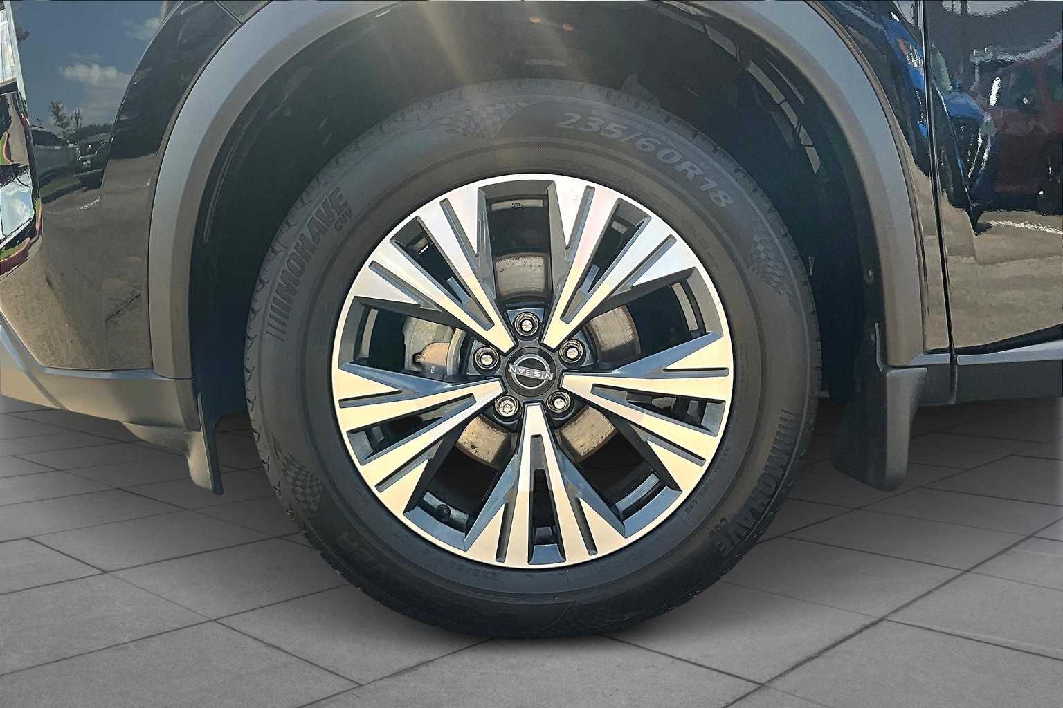 2023 Nissan Rogue SV photo 9