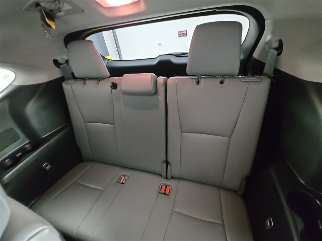 2022 Toyota Highlander XLE photo 16