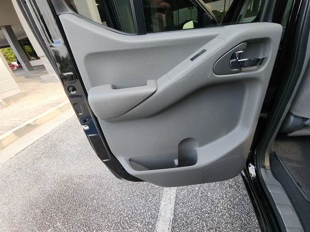 2021 Nissan Frontier SV photo 11