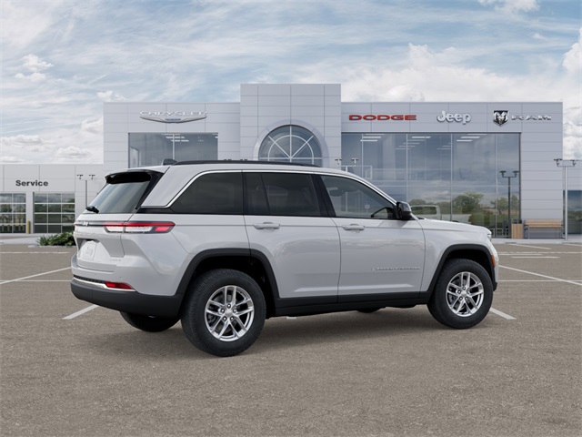 2025 Jeep Grand Cherokee Laredo X photo 2